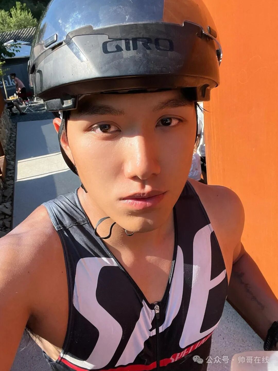 190CM长腿肌肉健身帅哥，这长相太对味了!