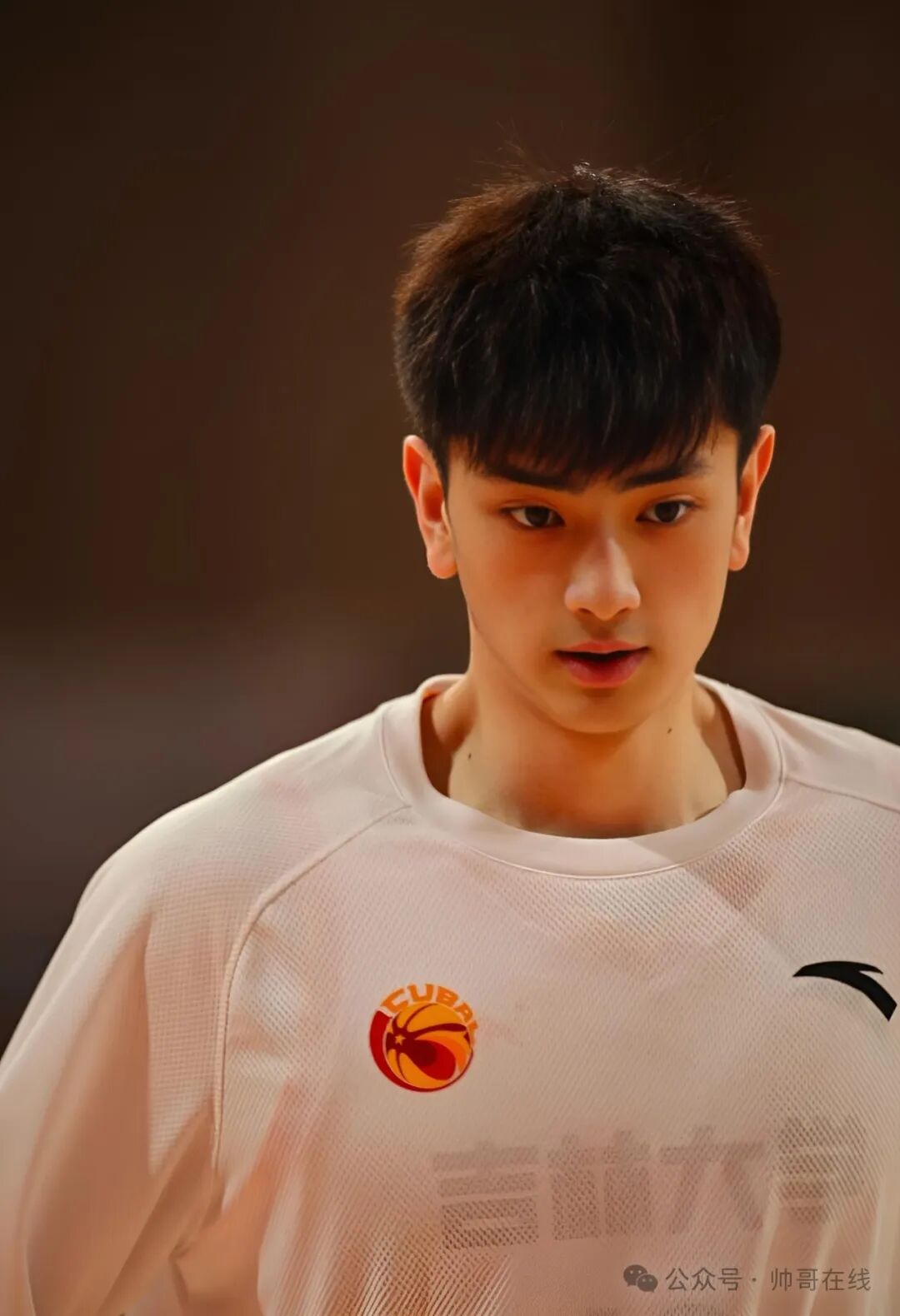 爆火出圈的吉大16号篮球体育生，帅的没边了！