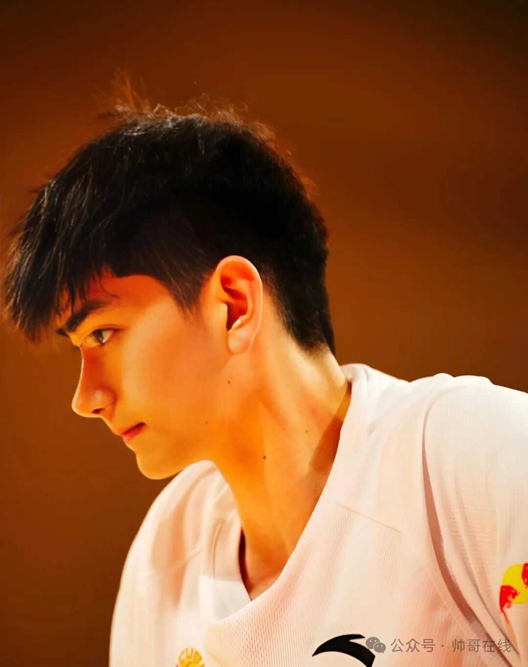 爆火出圈的吉大16号篮球体育生，帅的没边了！