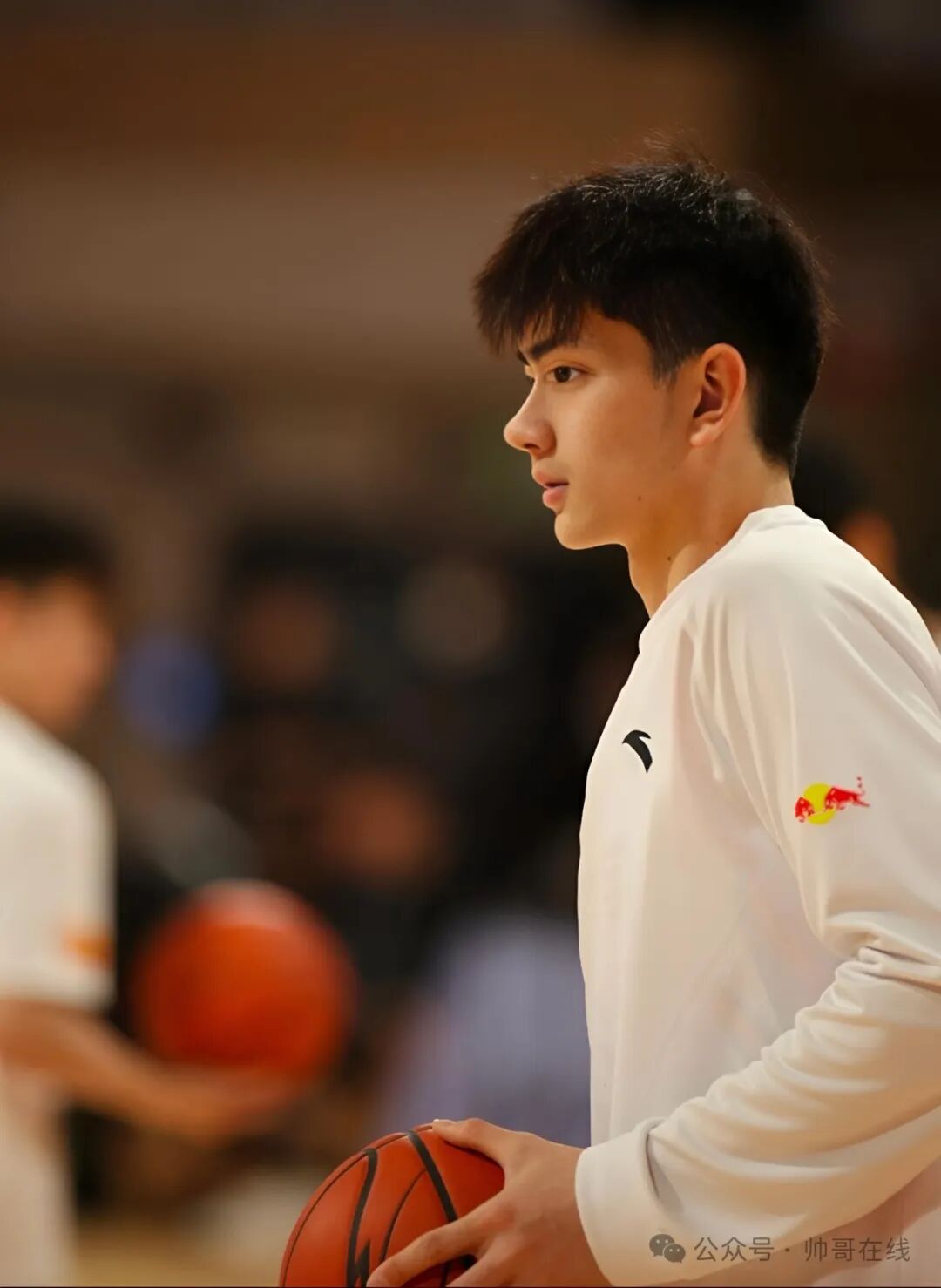 爆火出圈的吉大16号篮球体育生，帅的没边了！