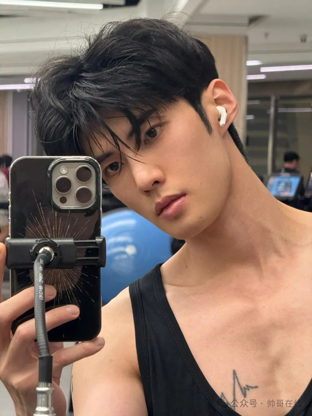 脸长的很爽的187CM野生模特帅哥！