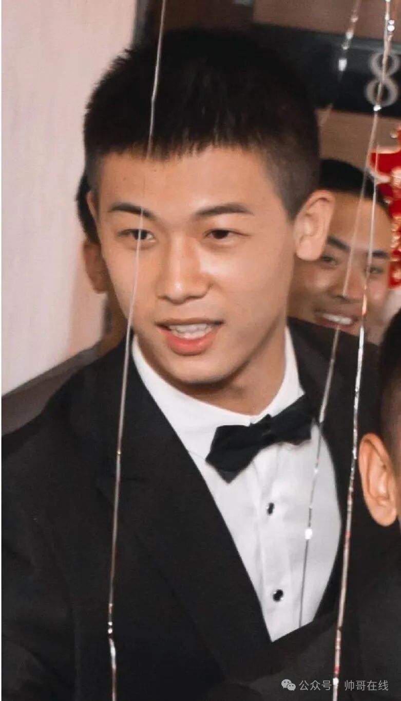 刘姥姥约见185cm退役兵哥寸头肌肉小哥比体育生还好看