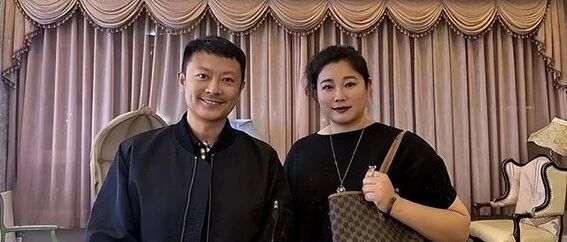 于娜印小天国庆同框,女方发福难辨,男方显老憔悴