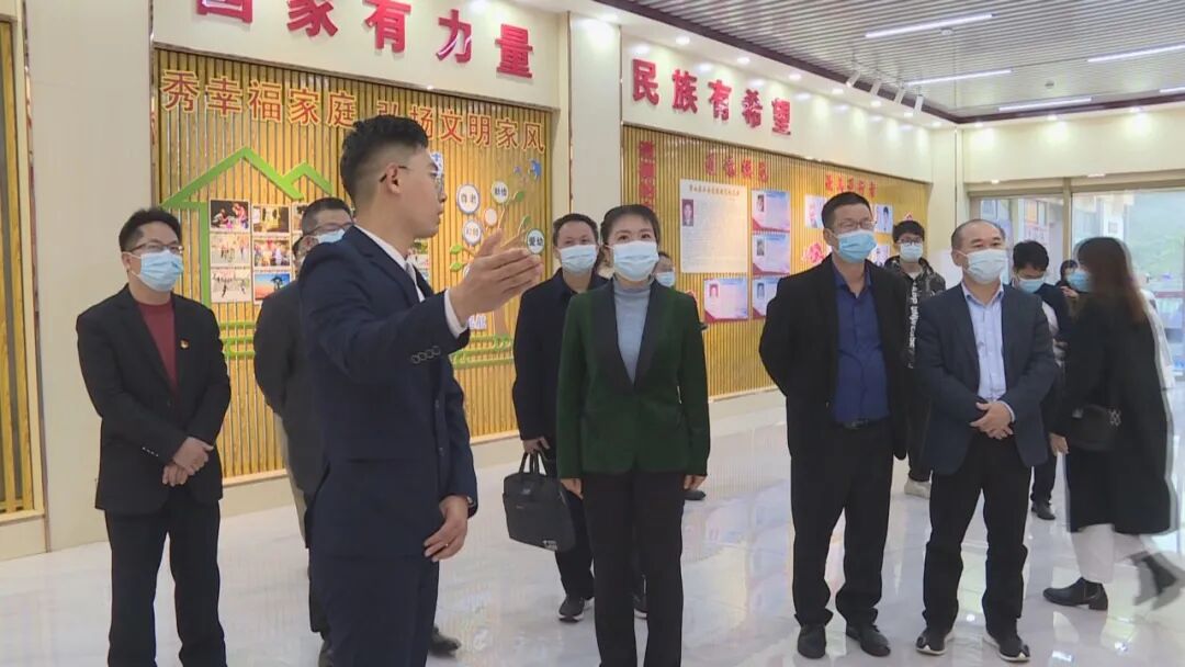 当天,杨骁婷还实地走访了阳东区新时代文明实践中心和雅韶镇福兴园