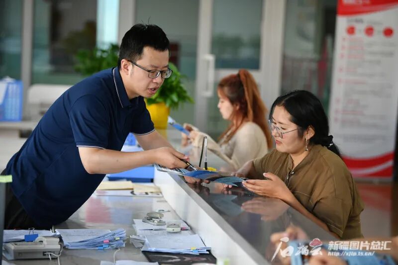 新疆工信厅党组书记赵曦峰：构建新疆特色现代化产业体系(图4)