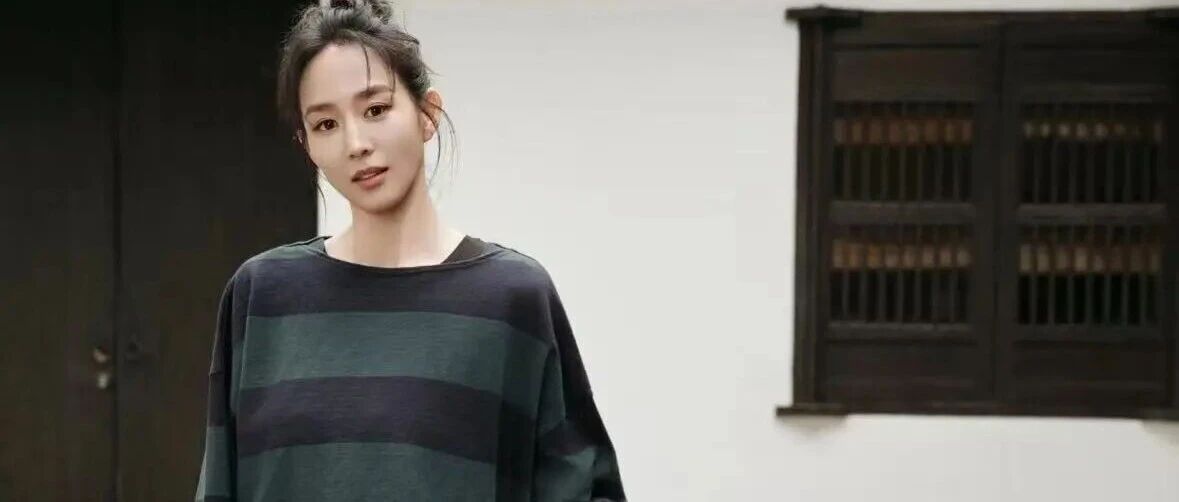 张钧甯美到骨子里!43岁生图下颌线封神,骨相才是抗老王牌