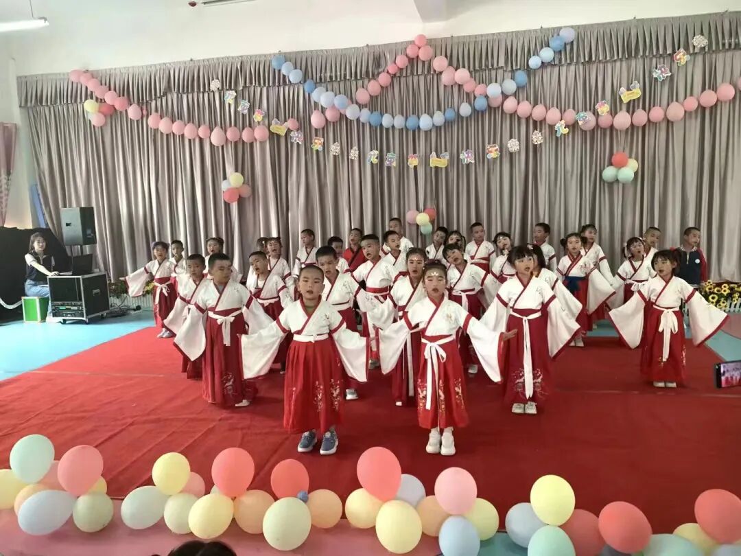 匀东镇洛邦中心幼儿园都匀市匀东镇洛邦中心幼儿园邀请170余名家长一