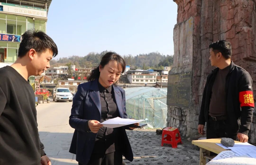 张丽芳,张宗良分别督导检查森林草原防灭火工作