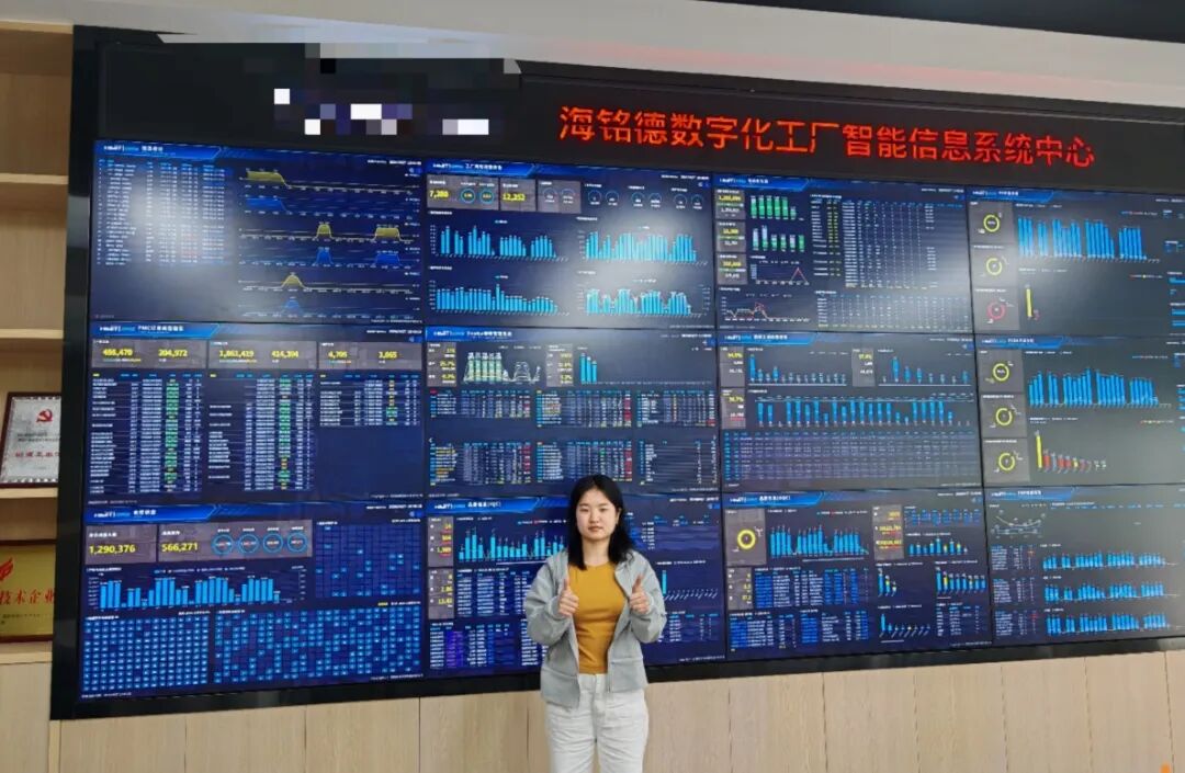 听障女生在新港区当"总助"