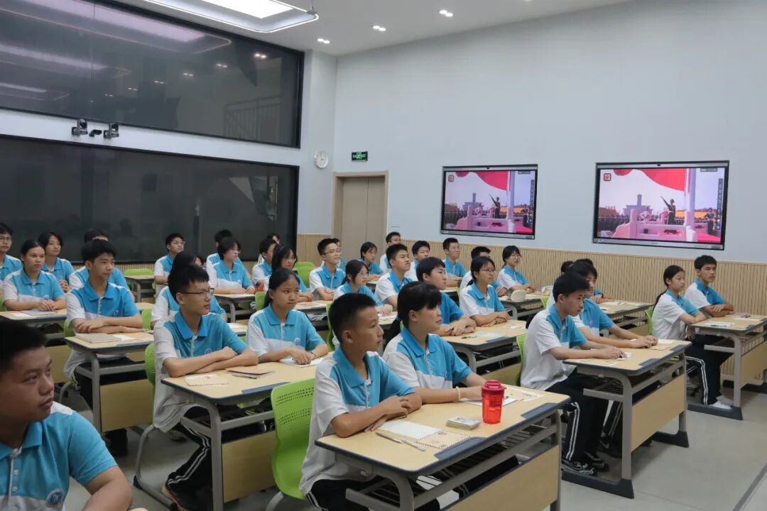 马尾第一中学成功举办纪念抗战胜利80周年主题班会观摩活动