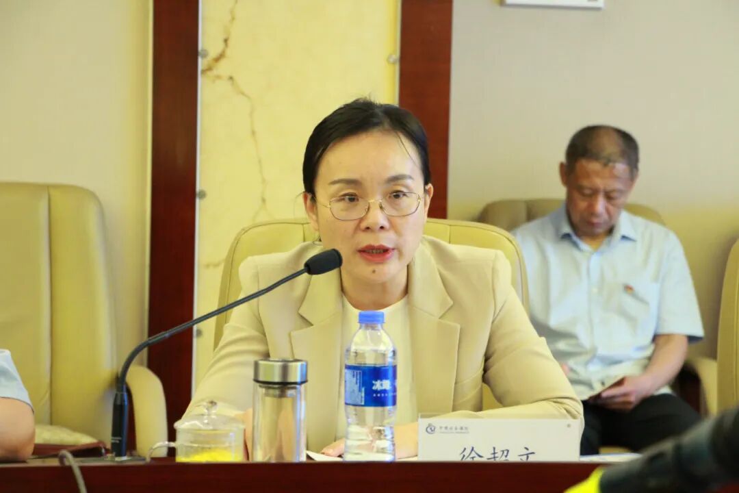 市政府副市长徐超文,省社保中心副主任曹秀先,市人社局局长薛兆武以及