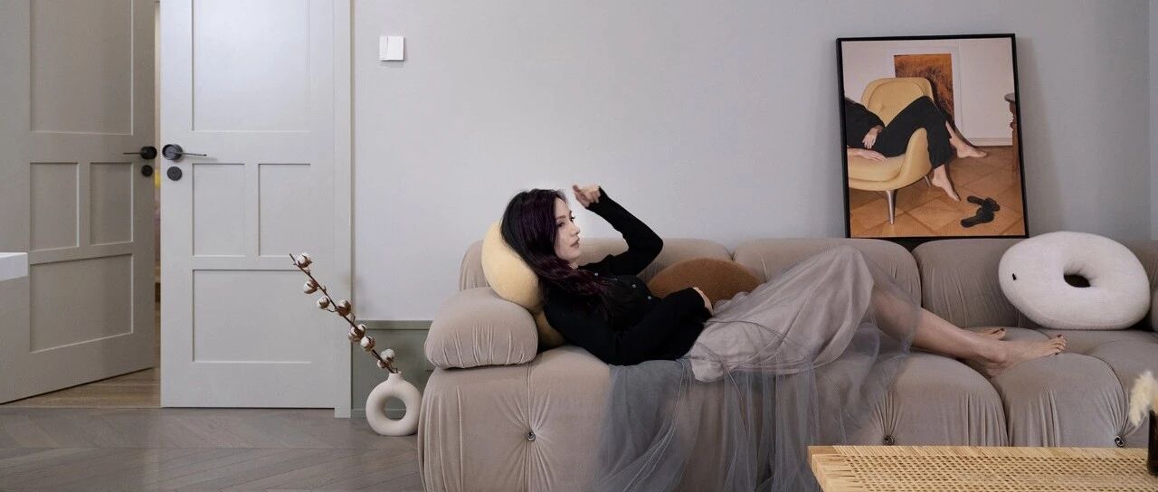 空姐高颜值美家，主卫玻璃砖借光