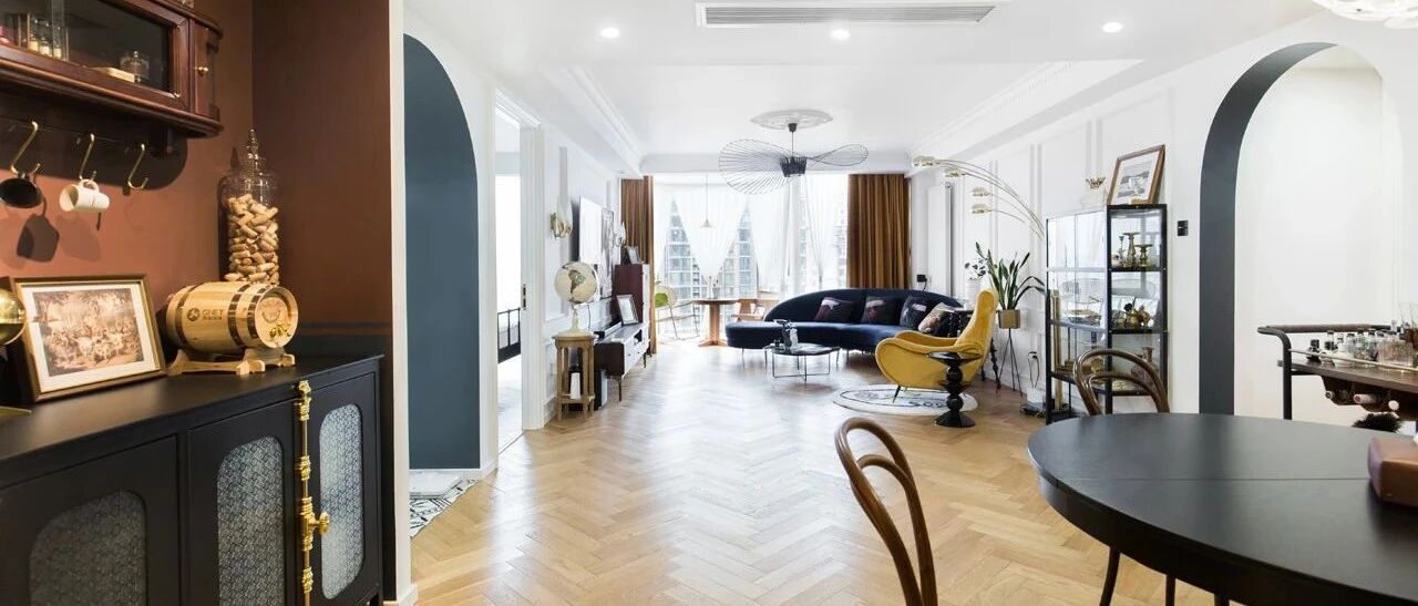 复古风正流行，弧形门洞人字拼，细节精致到开关