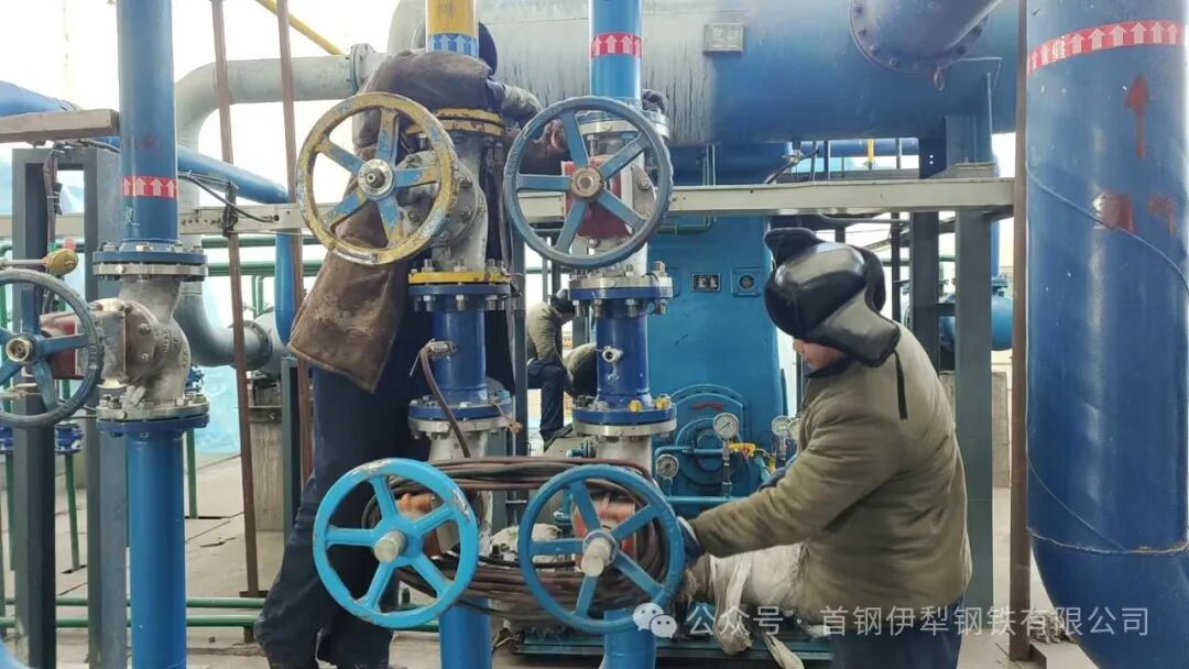 首钢伊钢公司全面开展冬季设备检修和清理整治(图5)