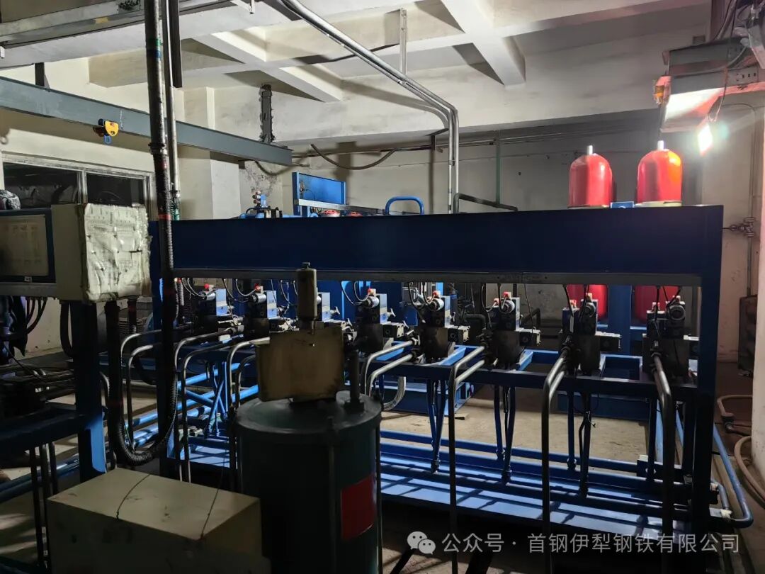 首钢伊钢公司全面开展冬季设备检修和清理整治(图14)