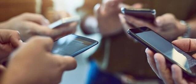 5G手机卖爆了！网友：信号和套餐跟不上也白扯