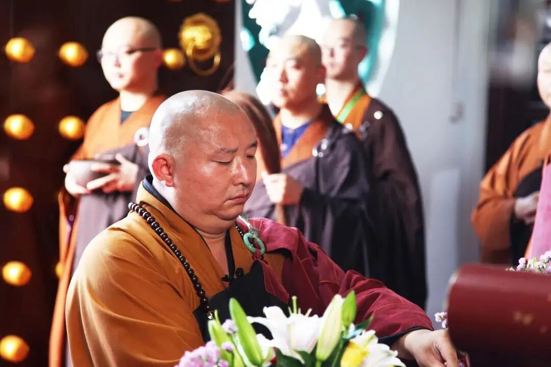 杭州萧山区莲华寺举行广兴法师荣膺方丈升座庆典