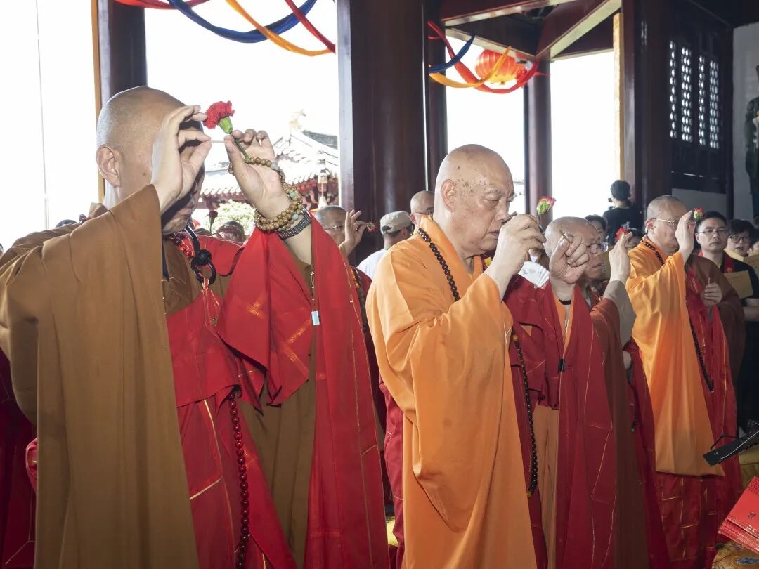 杭州萧山区莲华寺举行广兴法师荣膺方丈升座庆典