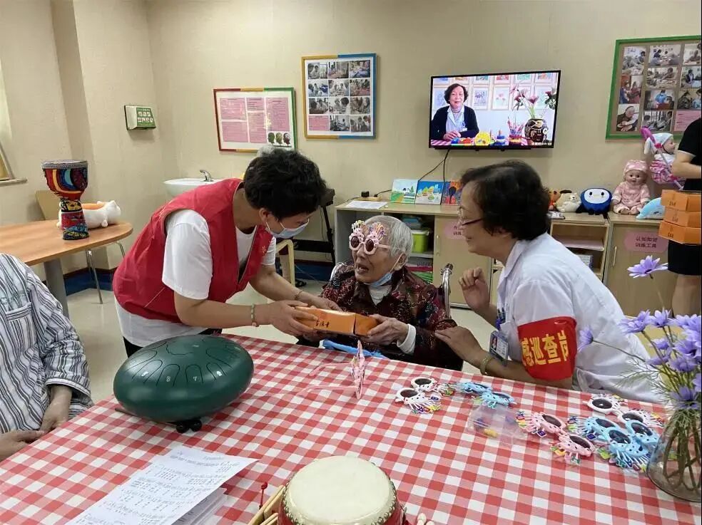 杭州云林公益基金会开展中秋慰问活动