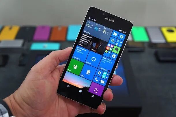os 系统的发布,让很多机友想起了停止在 2015 年的 windows phone
