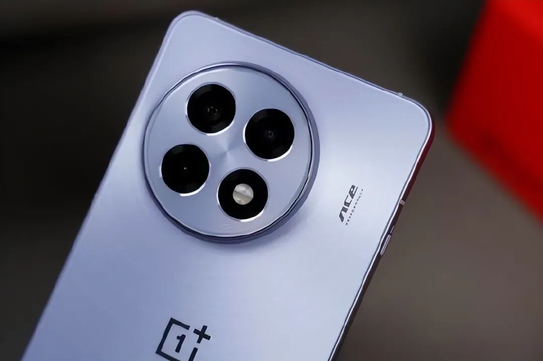 2025“价格亲民”的3款手机，几乎“没短板”，一步到位用六年