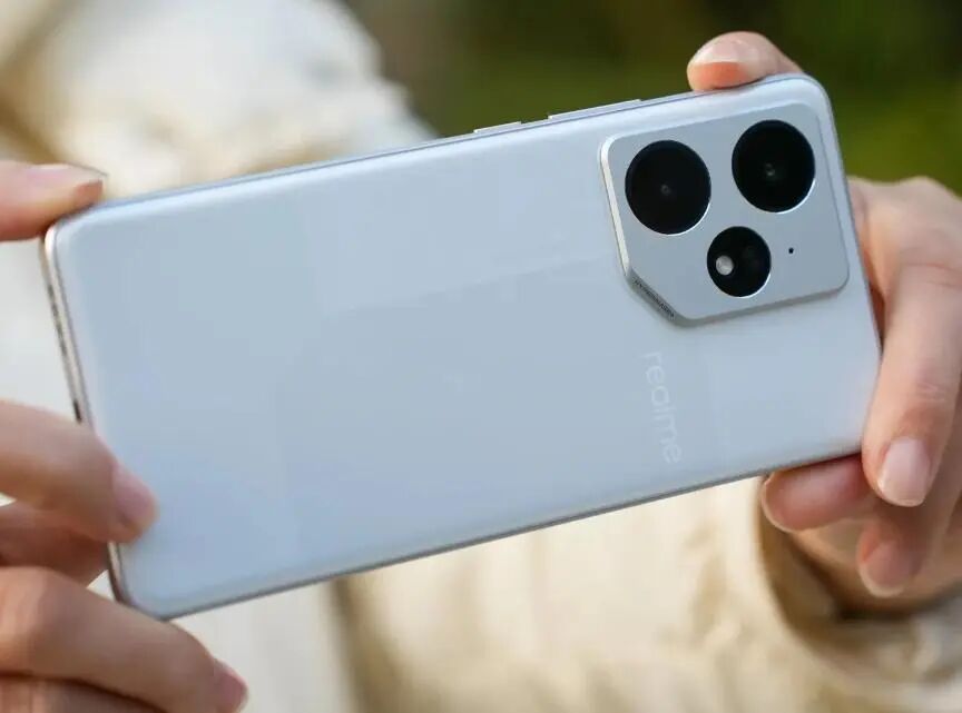 2000价位，“不容错过”的3款直屏性能手机，近乎“零差评”