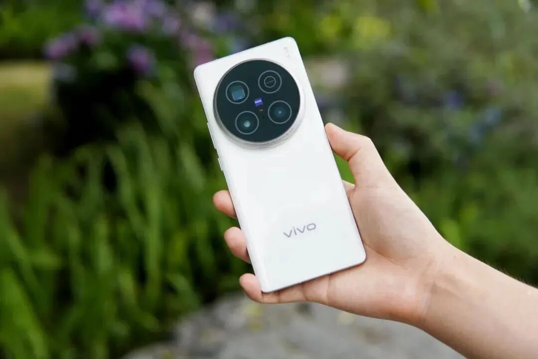 9月买手机不要抠搜，这4款都是“高配机皇”，一步到位能用6年