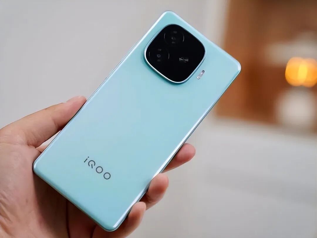 2025“续航最佳”的3款手机，都是“高配低价”