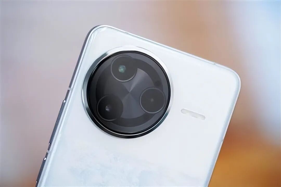 不要曲屏？这3款直屏+骁龙8至尊版+512GB手机，一步到位用六年