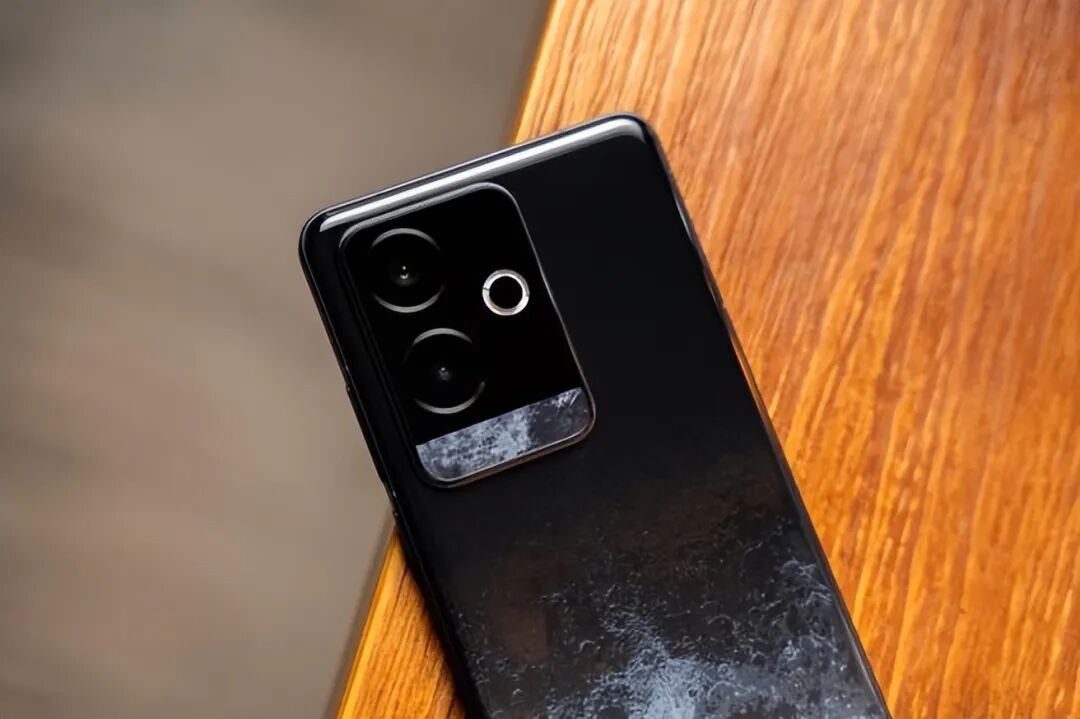 近乎“没差评”的4款手机，一步到位用六年