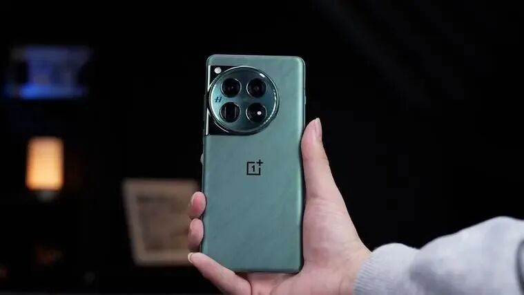 2024年买手机一步到位，目前这4款手机口碑好，用六年都不过时，跟买不踩坑