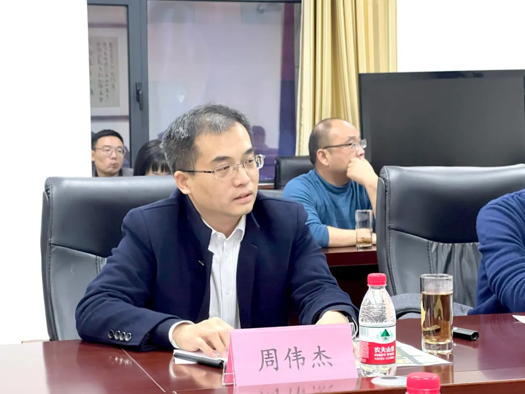 “解难题、促发展” 调研座谈会在大中原国际汽车城召开 “解难题、促发展” 调研座谈会在大中原国际汽车城召开
