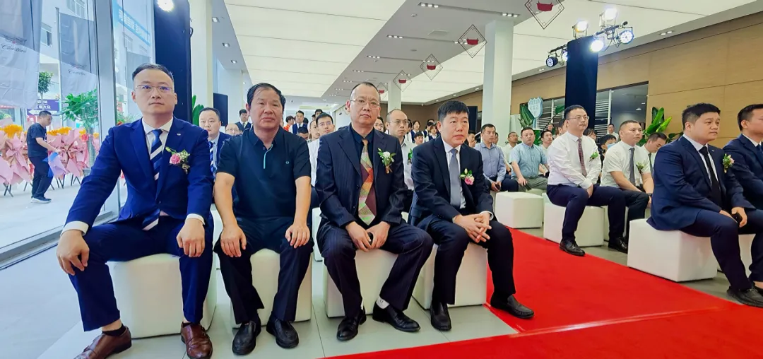 大中原国际汽车城凯迪拉克店——河南新未来凯迪盛大开业! 大中原国际汽车城凯迪拉克店——河南新未来凯迪盛大开业!