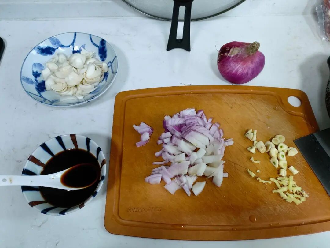 跟酒店偷学的菜，5分钟，香甜软糯，好吃还润肺，咳嗽都好了