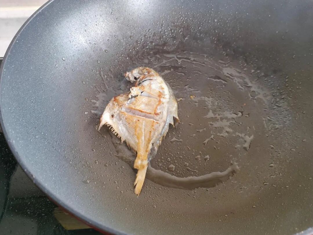 太香了！小白鲳的2种做法，看看你喜欢哪一种？