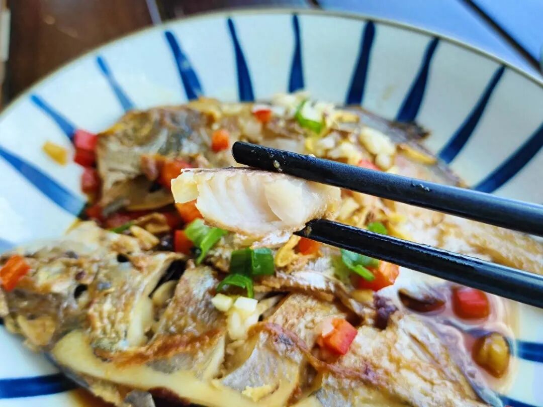 太香了！小白鲳的2种做法，看看你喜欢哪一种？