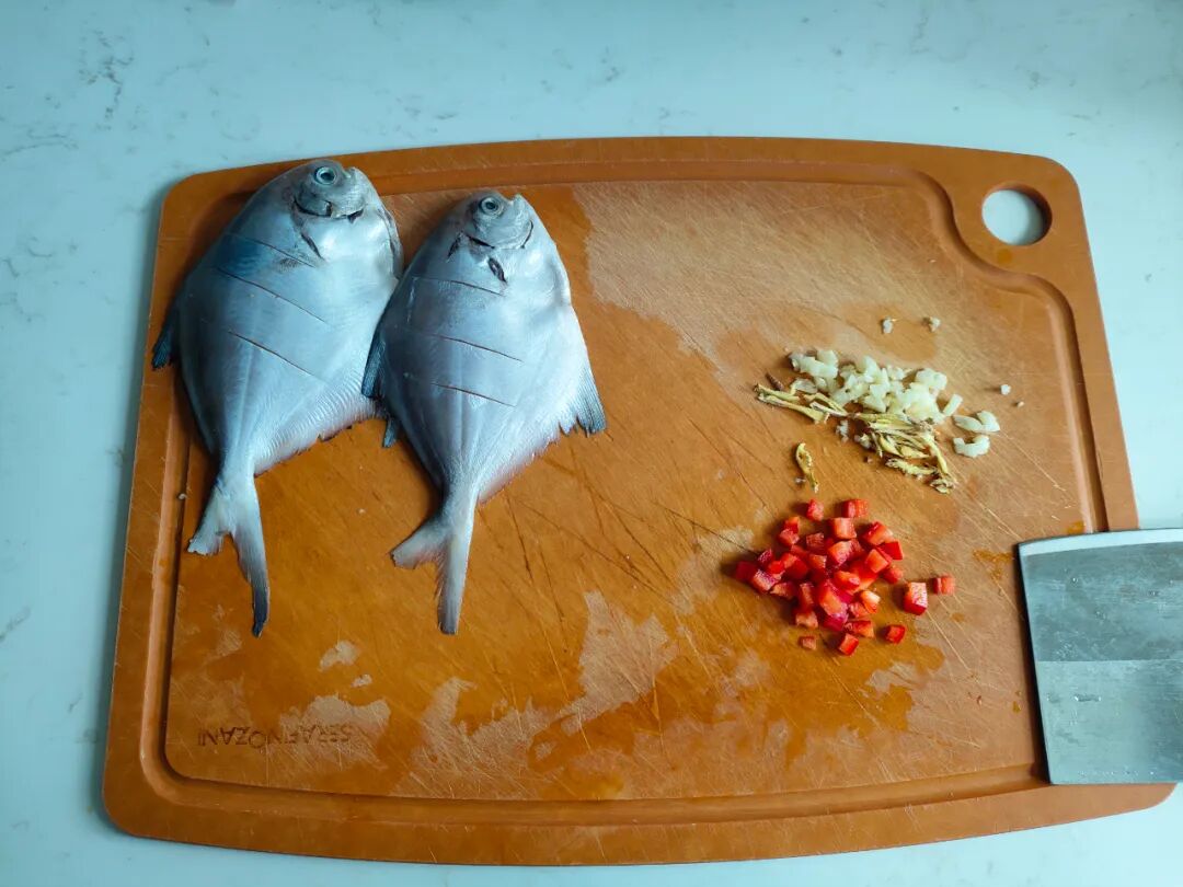 太香了！小白鲳的2种做法，看看你喜欢哪一种？