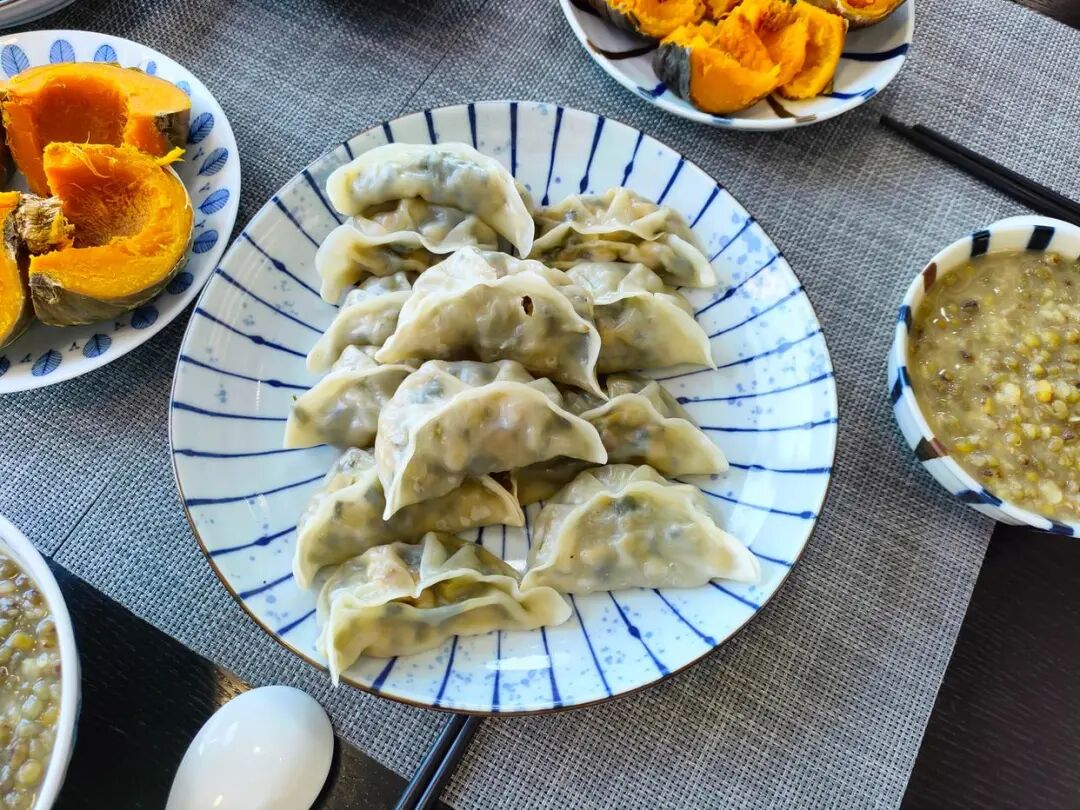 三伏天“懒妈妈”早餐，不是蒸就是煮，网友却说：这才是高级生活