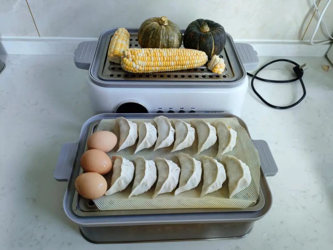 三伏天“懒妈妈”早餐，不是蒸就是煮，网友却说：这才是高级生活