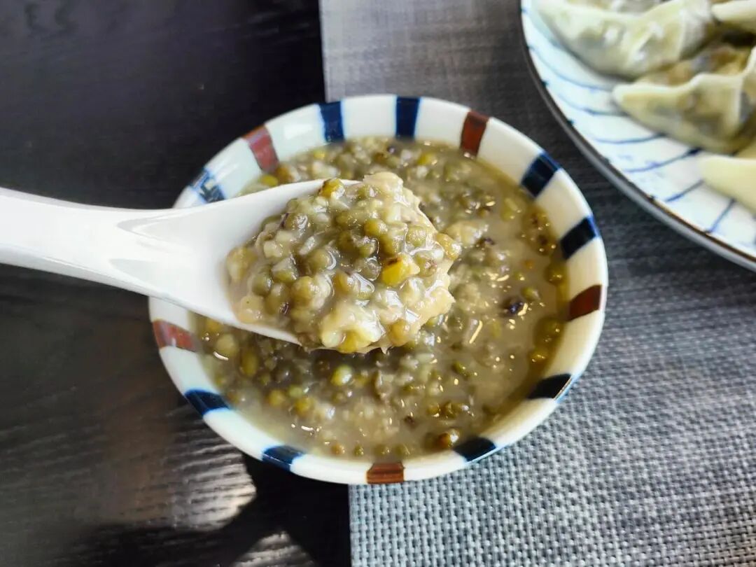 三伏天“懒妈妈”早餐，不是蒸就是煮，网友却说：这才是高级生活