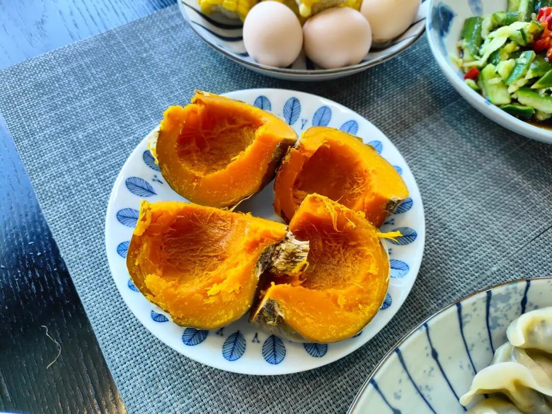 三伏天“懒妈妈”早餐，不是蒸就是煮，网友却说：这才是高级生活