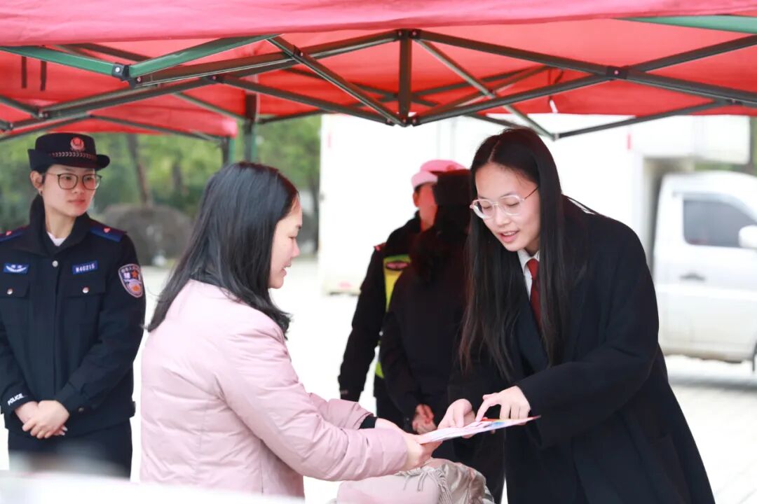 祁阳市法院开展普法宣传活动