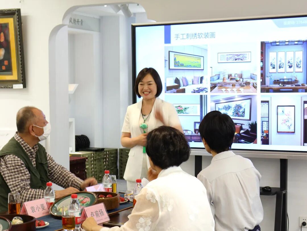 藏·新闻丨澳门妇女联合总会莅临一涵汴绣参观考察(图7)