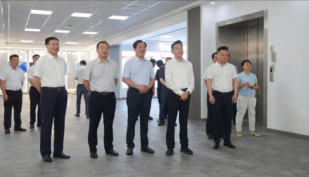 滁州市委副书记尹春华莅临安徽天康集团调研指导