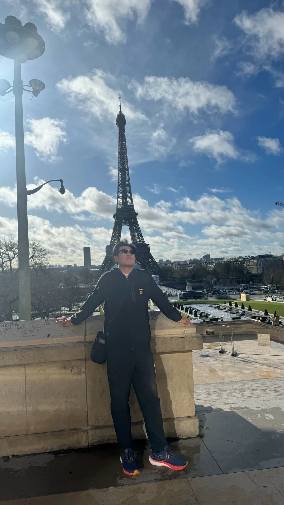 张先生喜欢出国旅行，已走遍二十多个国家