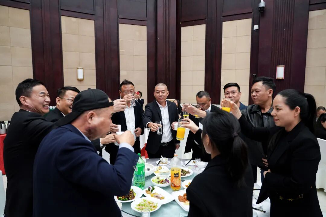 新 领 航 集团召开2024年第三届战略发展研讨会