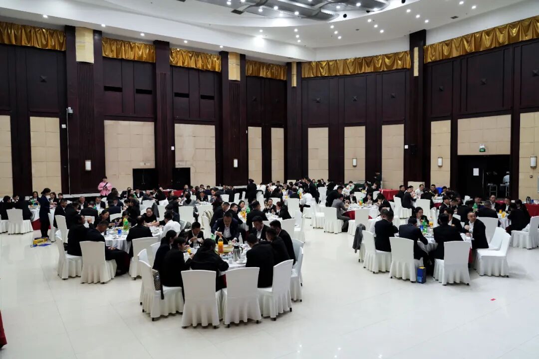 新 领 航 集团召开2024年第三届战略发展研讨会