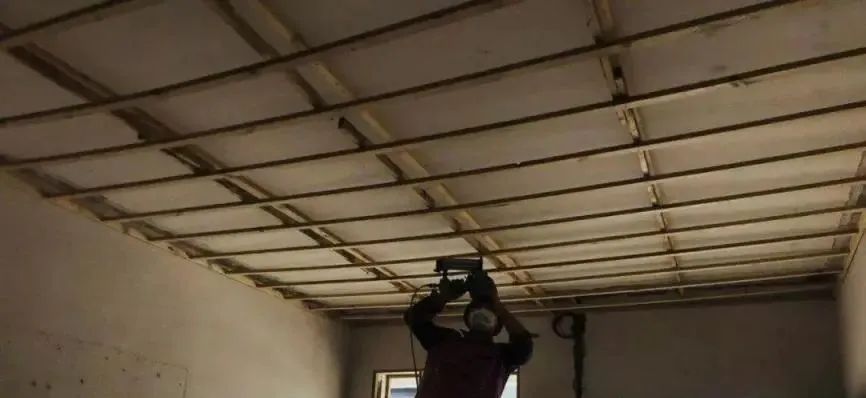 吊顶施工工艺_吊顶工艺施工流程_吊顶工艺施工规范