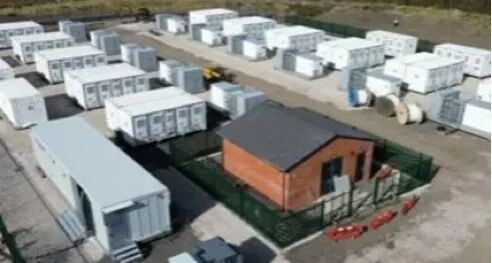 图片包含 桌子, 卡车, 蛋糕, 乐高

AI 生成的内容可能不正确。