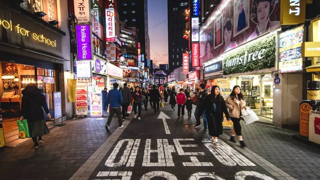 Guide to Shopping Districts Around Seoul, South Korea